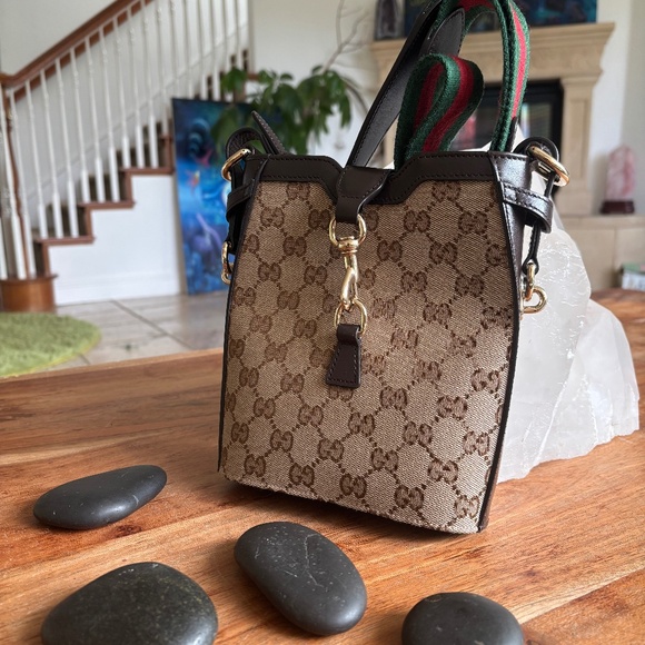 Gucci Mini Bucket “Like New” Shoulder Bag (verified authentic) - Picture 1 of 8